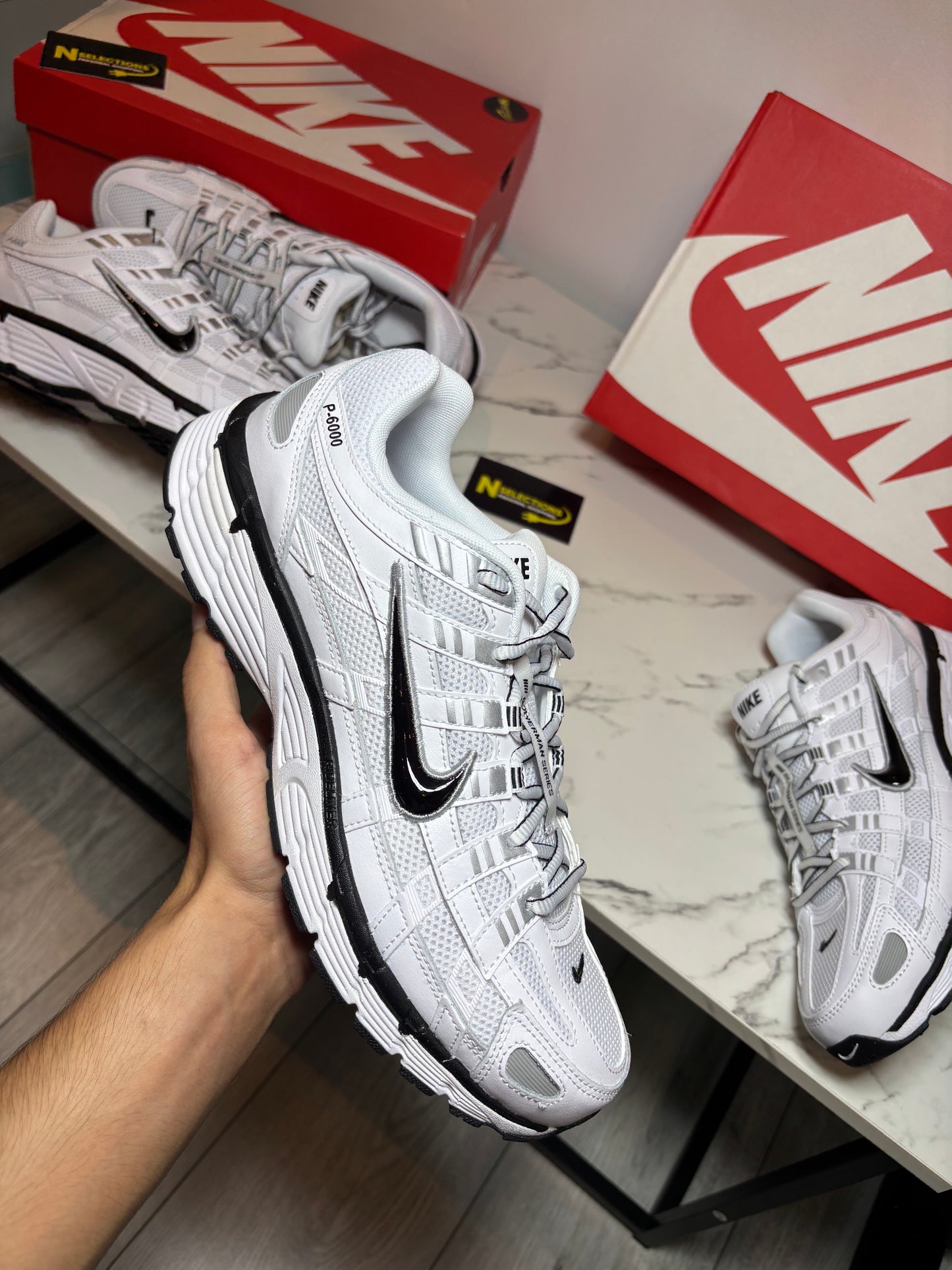 White/Black P6000