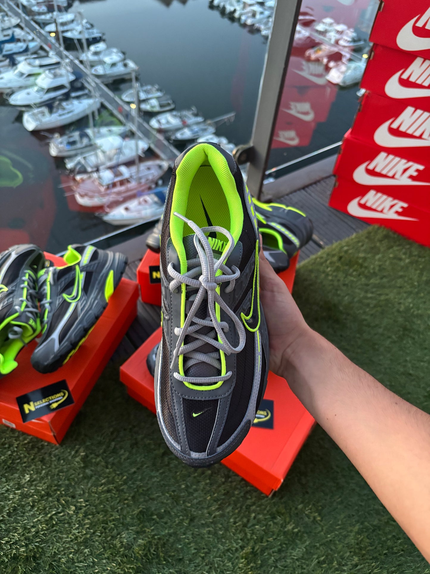 Nike Initiator 'Black Grey Volt'